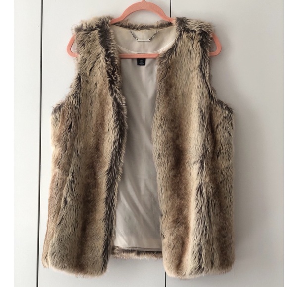 White House Black Market Jackets & Blazers - WHBM Faux Fur Vest